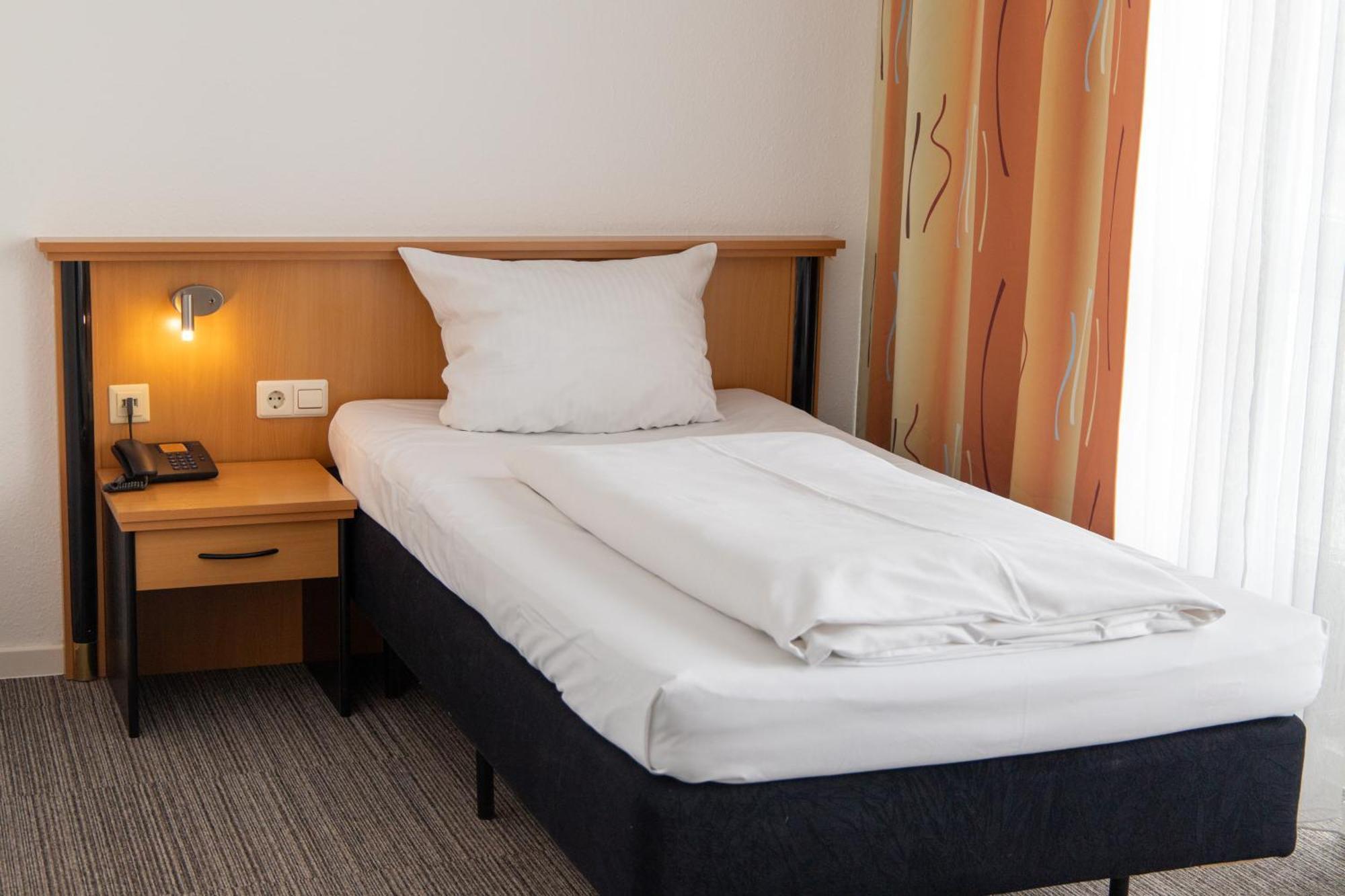 Hotel Am Suedtor Μπάκνανγκ Εξωτερικό φωτογραφία